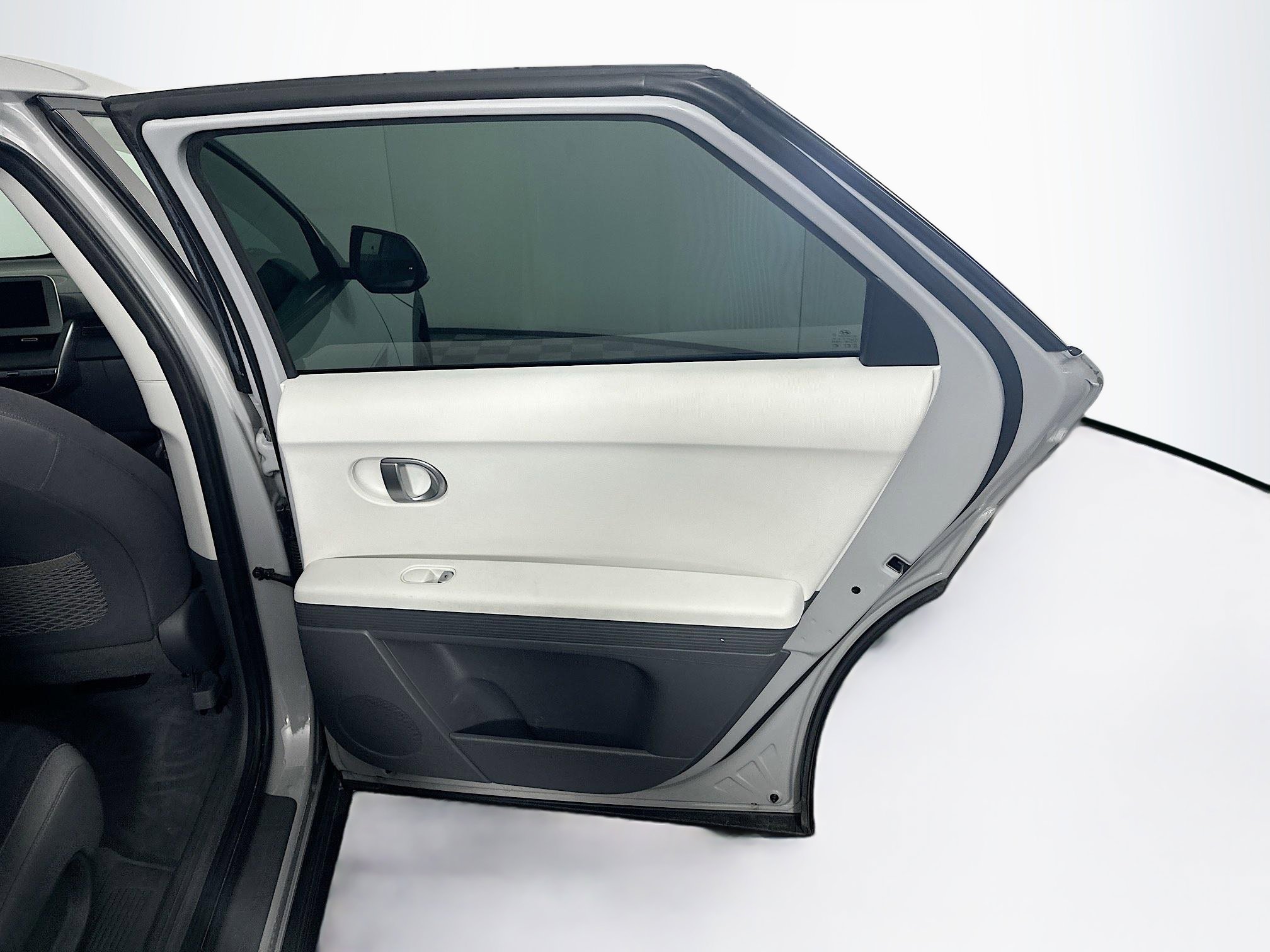 Used 2024 Hyundai Ioniq 5 SEL RWD image 29
