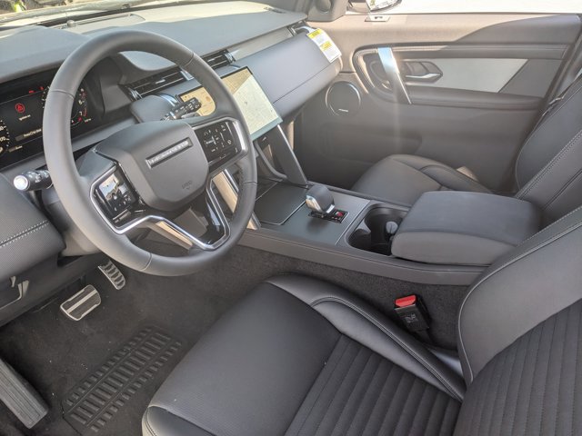 New 2025 Land Rover Discovery Sport Dynamic SE image 3