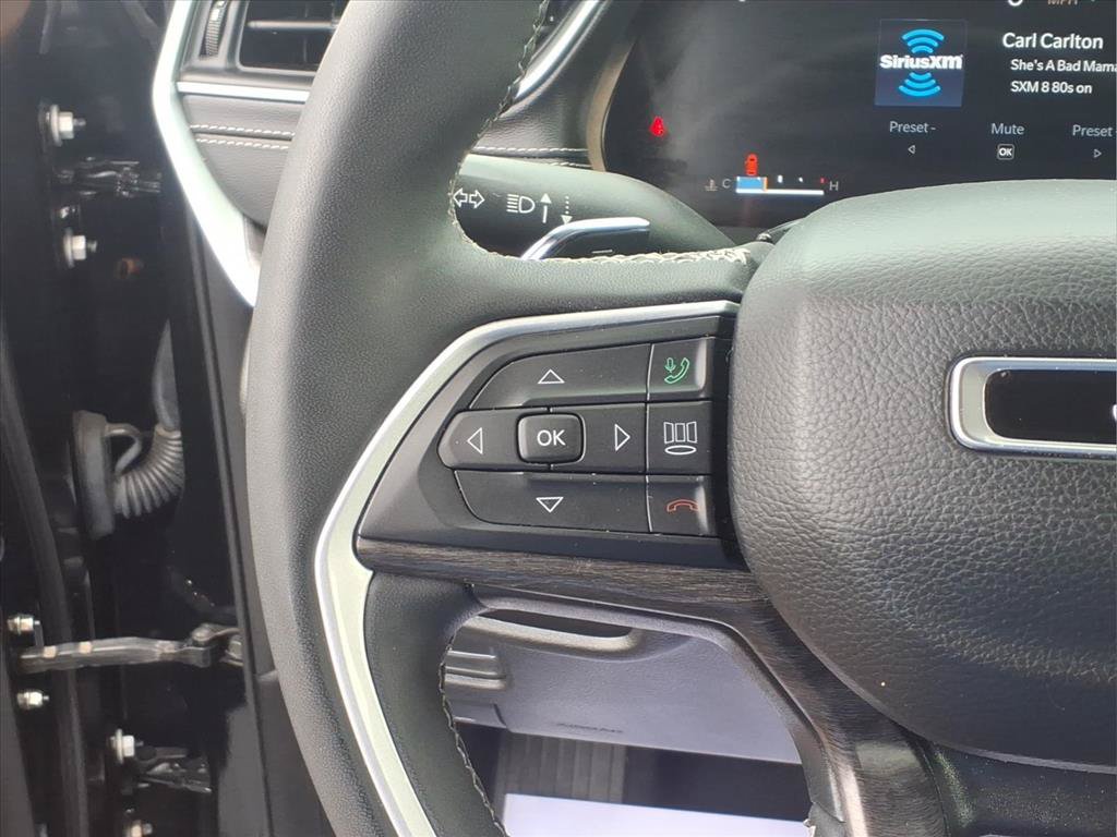 Used 2023 Jeep Grand Cherokee Limited AWD/4WD image 11