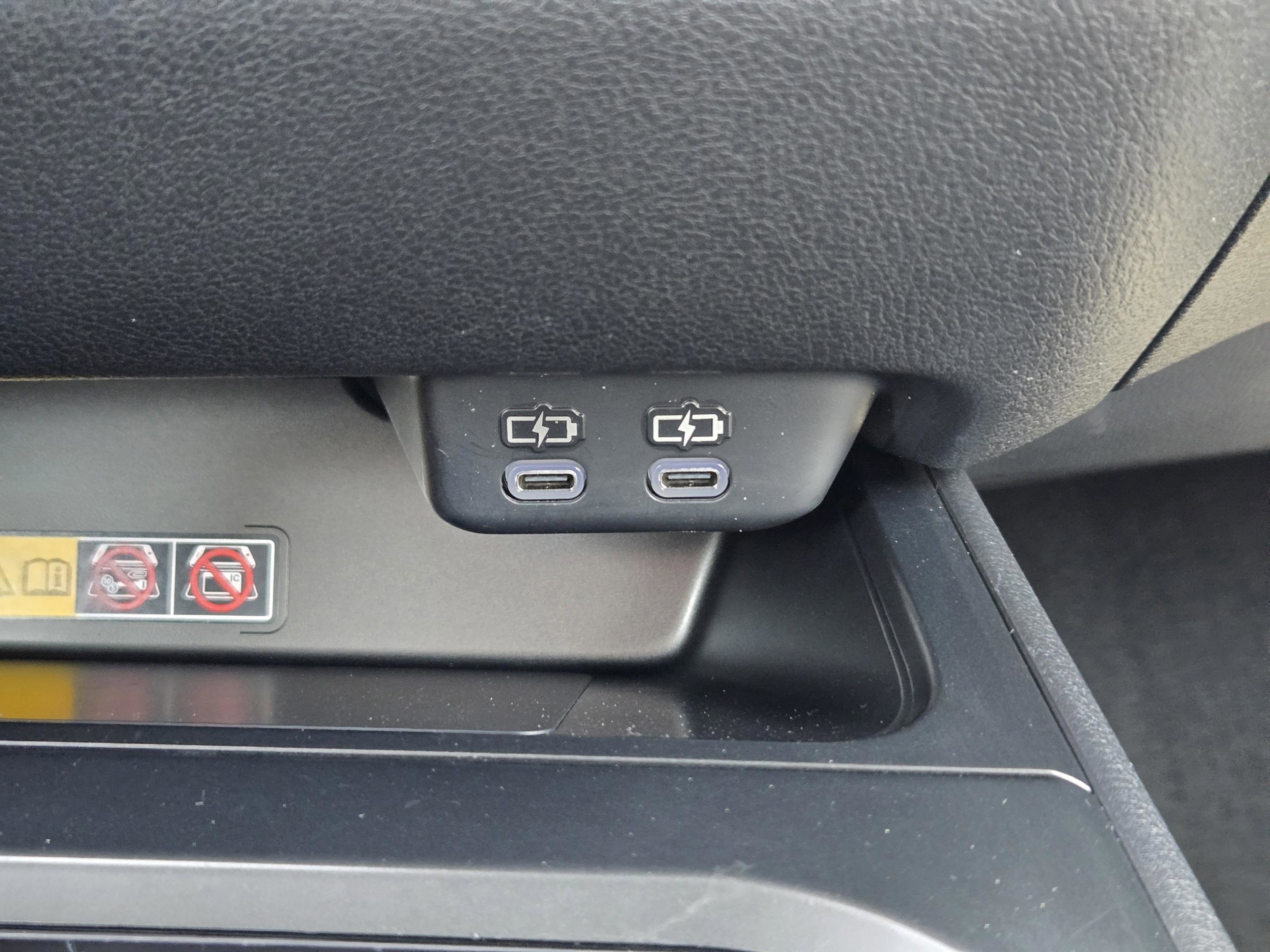 Certified 2025 Lexus UX 300h FWD w/ Accessory Package (Z1) image 12