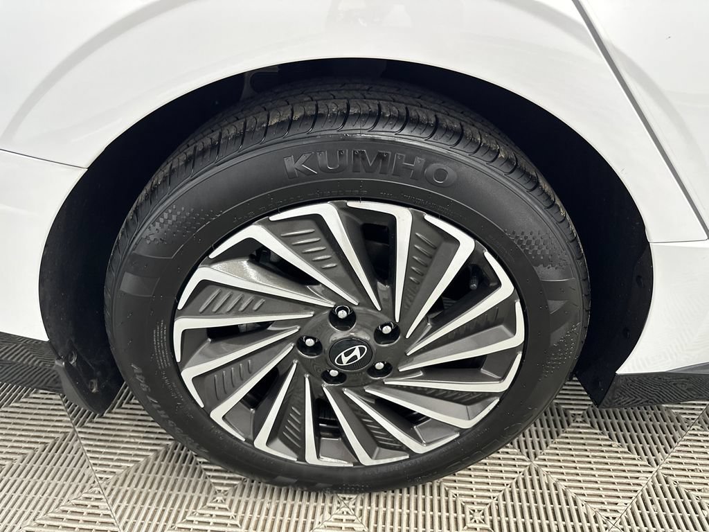 Used 2025 Hyundai Sonata Limited FWD image 19