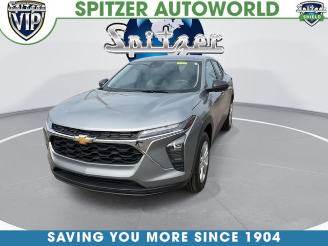 Used 2024 Chevrolet Trax LS image 3