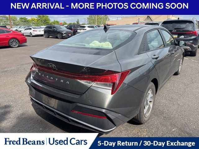 Used 2024 Hyundai Elantra SE FWD image 9