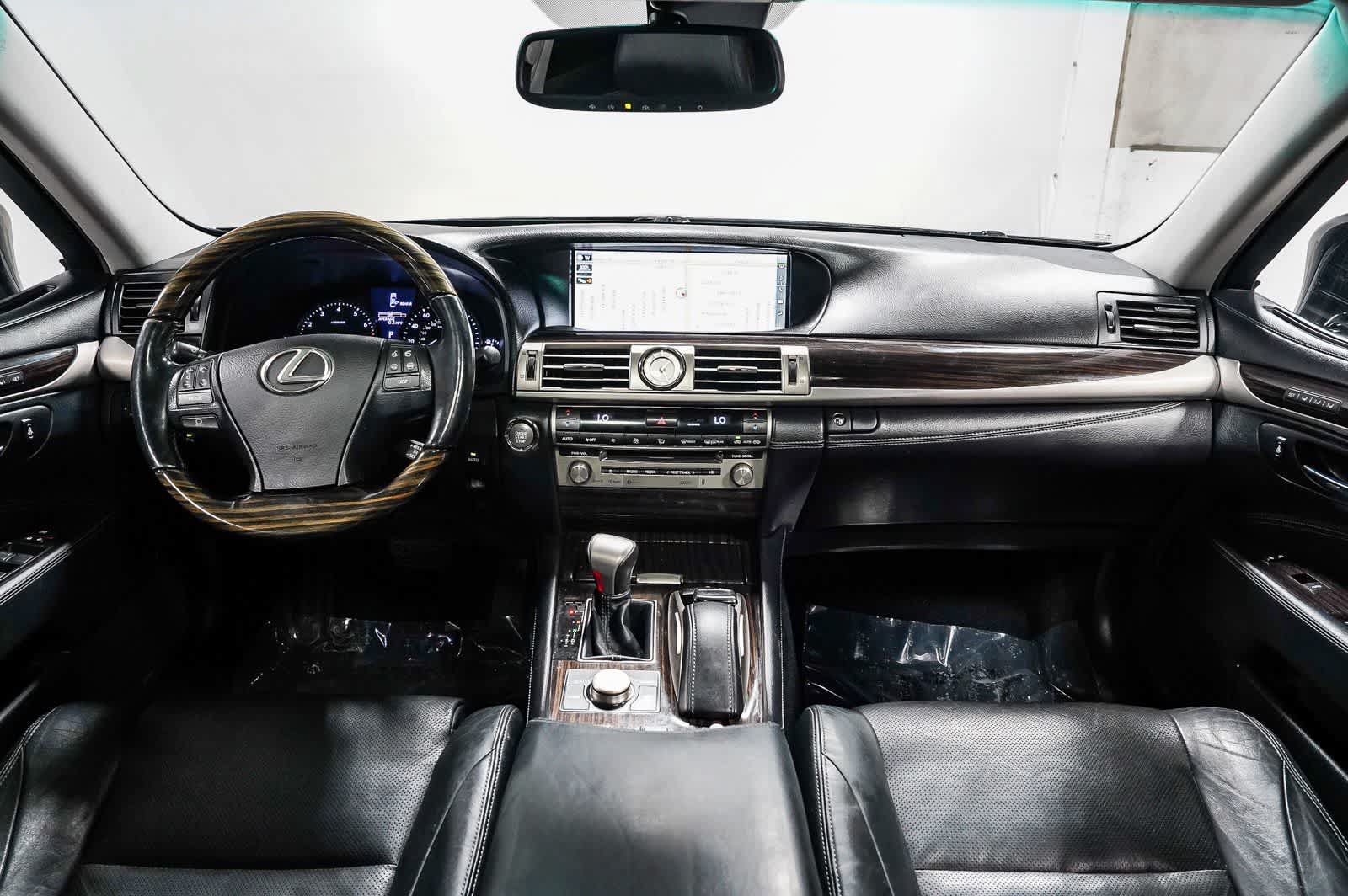 Used 2016 Lexus LS 460 w/ Comfort Package RWD image 12