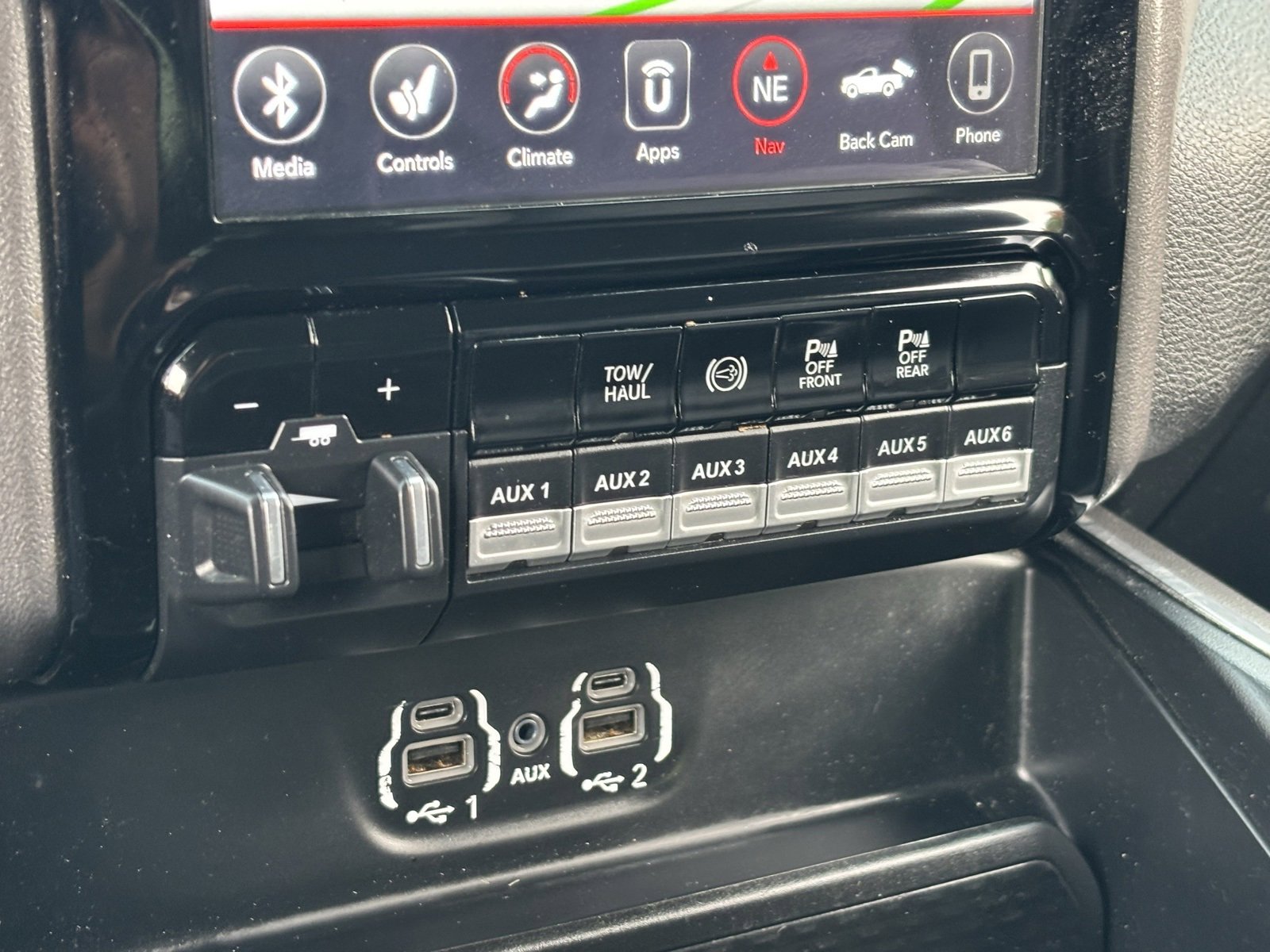 Used 2020 RAM 2500 Laramie w/ Night Edition image 25