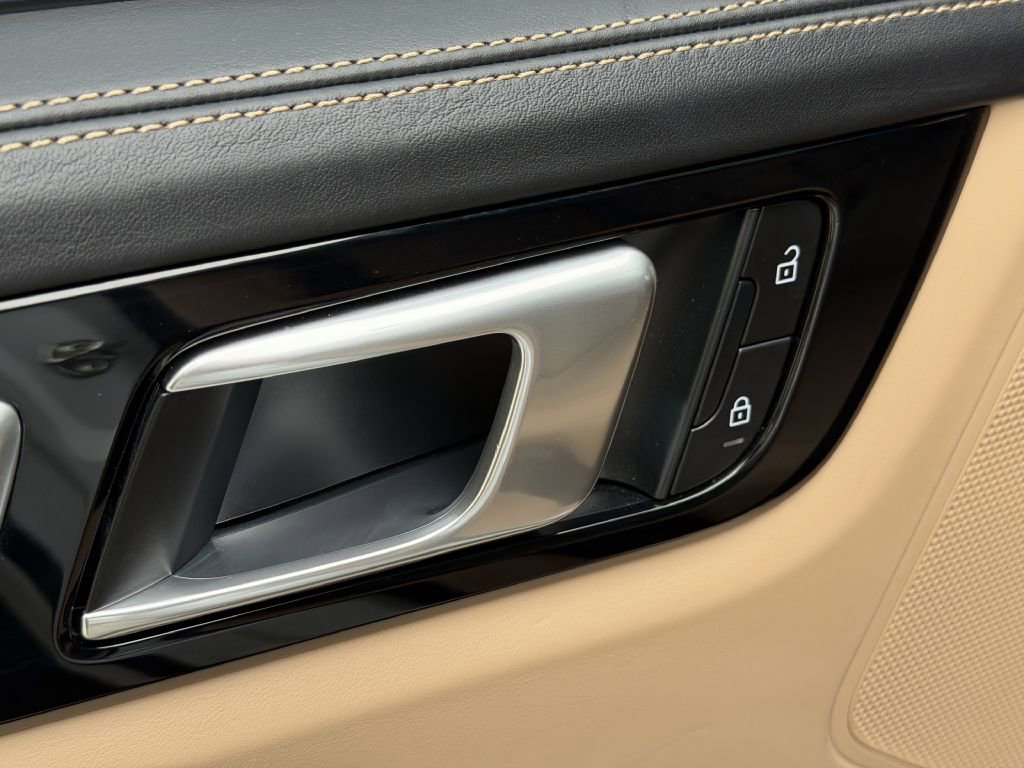 Used 2022 Porsche Cayenne Turbo w/ Premium Package Plus image 28