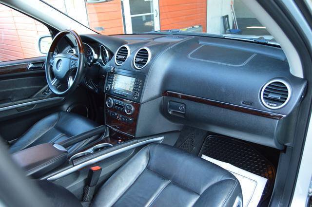 Used 2008 Mercedes-Benz GL 550 4MATIC image 17
