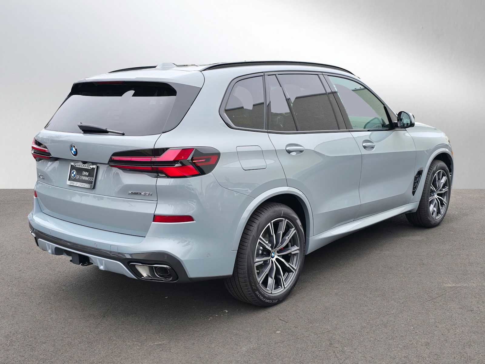 New 2026 BMW X5 xDrive40i w/ M Sport Package image 3