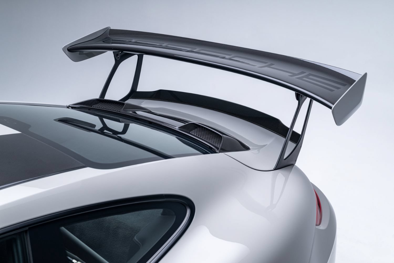Used 2018 Porsche 911 GT2 RS RWD image 33