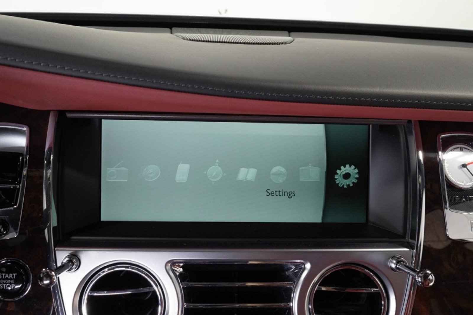 Used 2016 Rolls-Royce Wraith RWD image 33