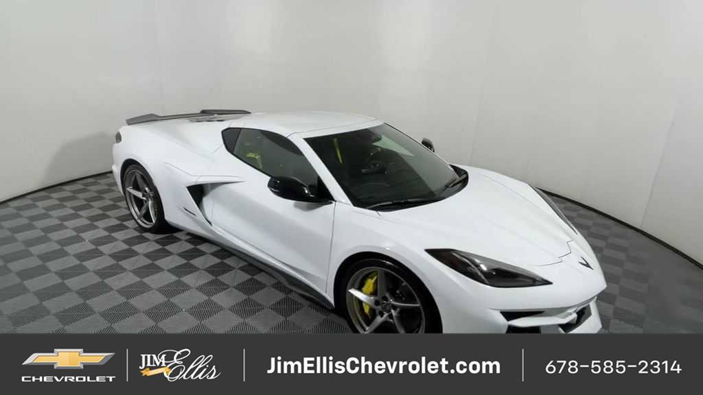 New 2025 Chevrolet Corvette E-Ray w/ ZER Performance Package AWD/4WD image 3