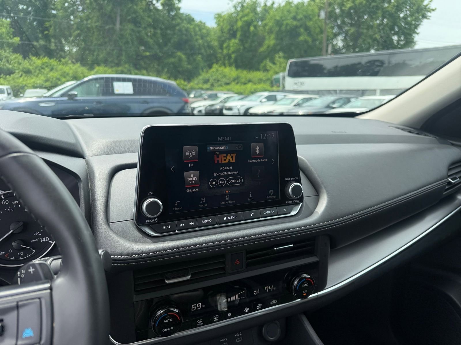 Used 2025 Nissan Rogue SV FWD image 20