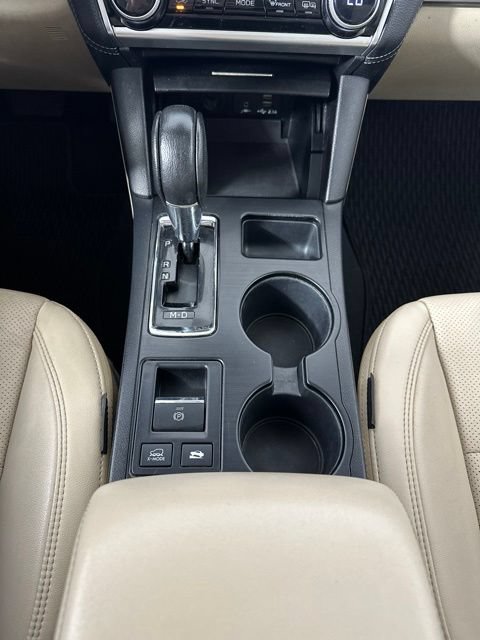 Used 2019 Subaru Outback 2.5i Limited AWD/4WD image 18
