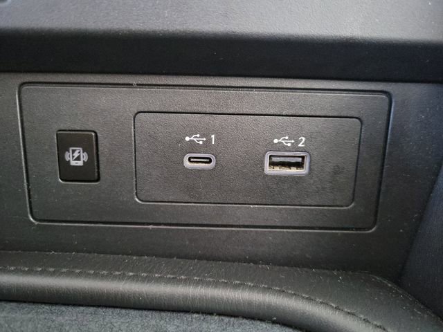 Used 2023 Nissan Armada SV image 9