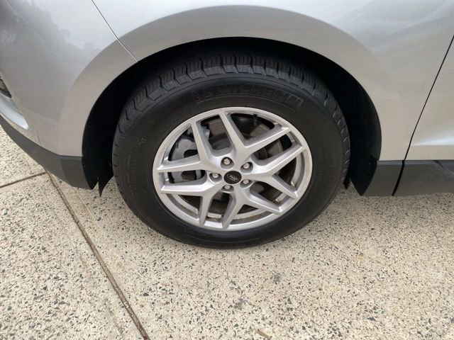 Used 2024 Ford Edge SEL image 17