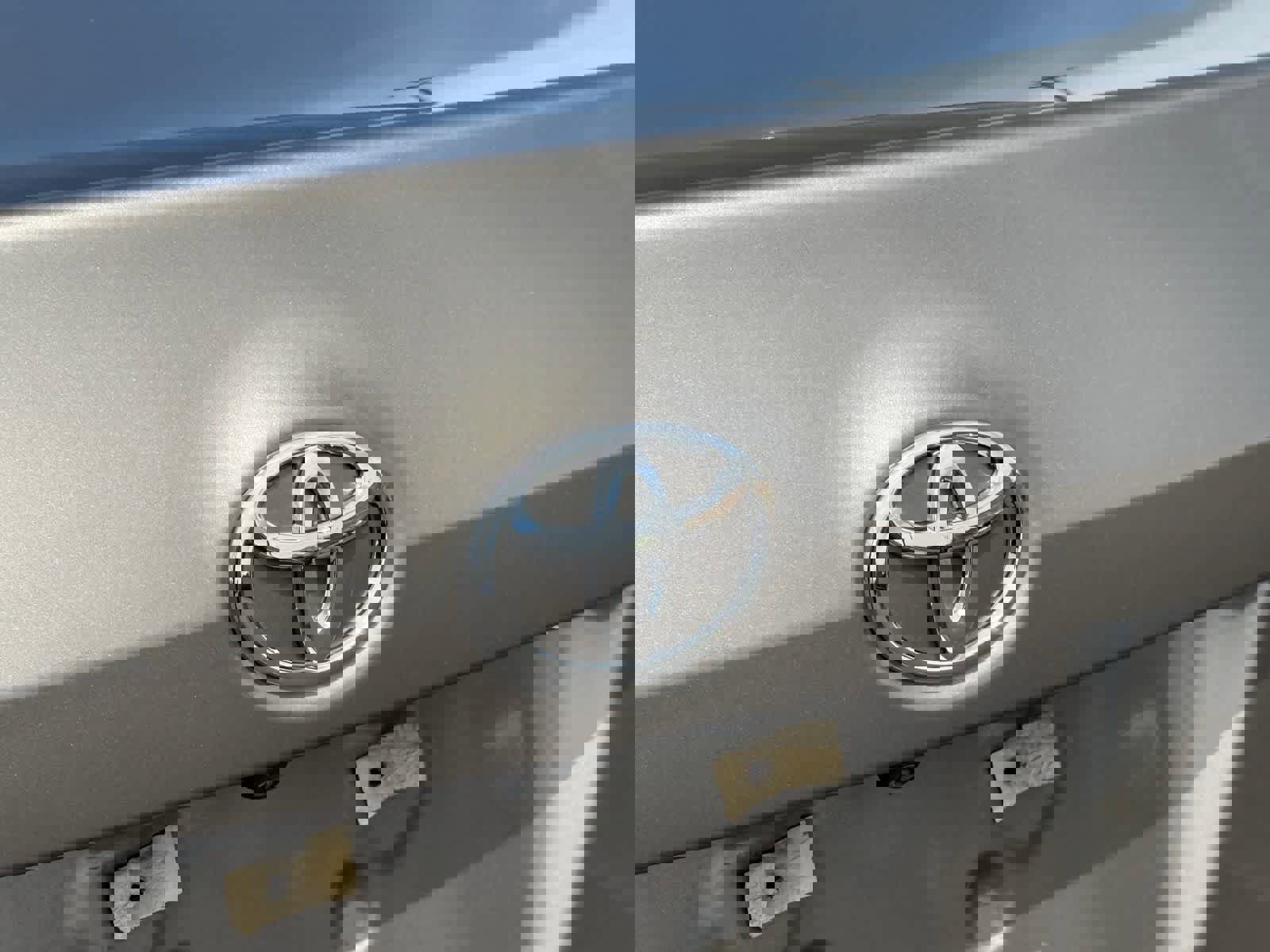 Used 2019 Toyota Corolla LE w/ Carpet Mat Package (TMS) FWD image 9