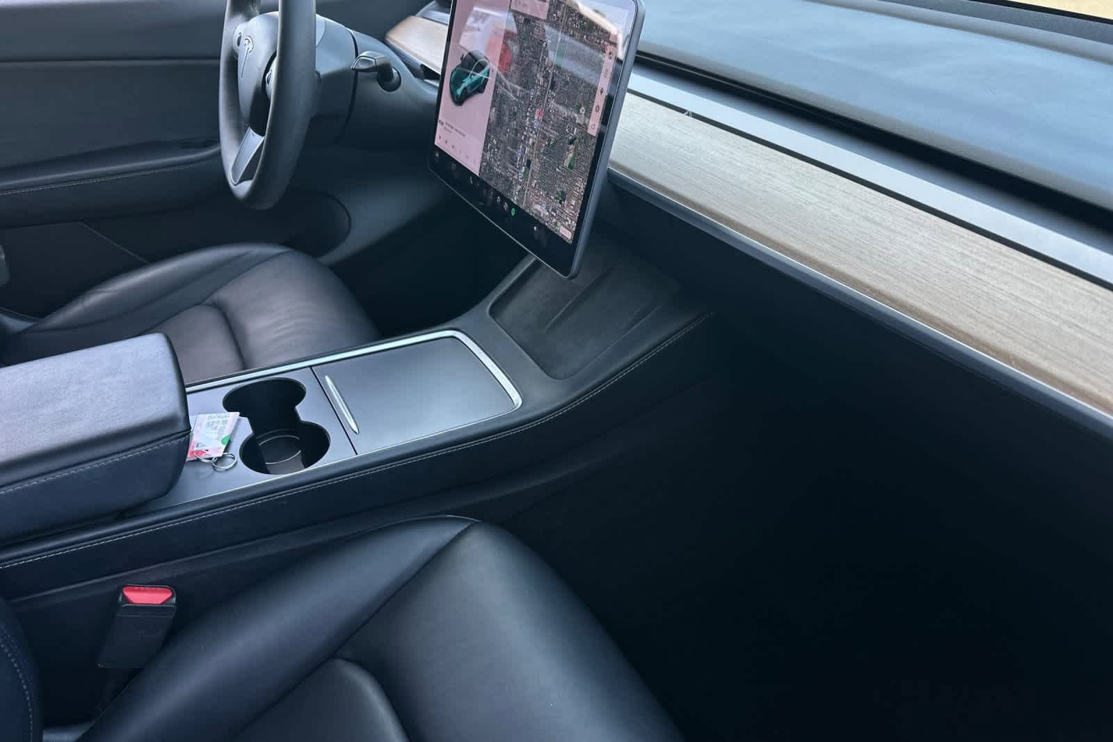 Used 2021 Tesla Model Y Long Range image 16