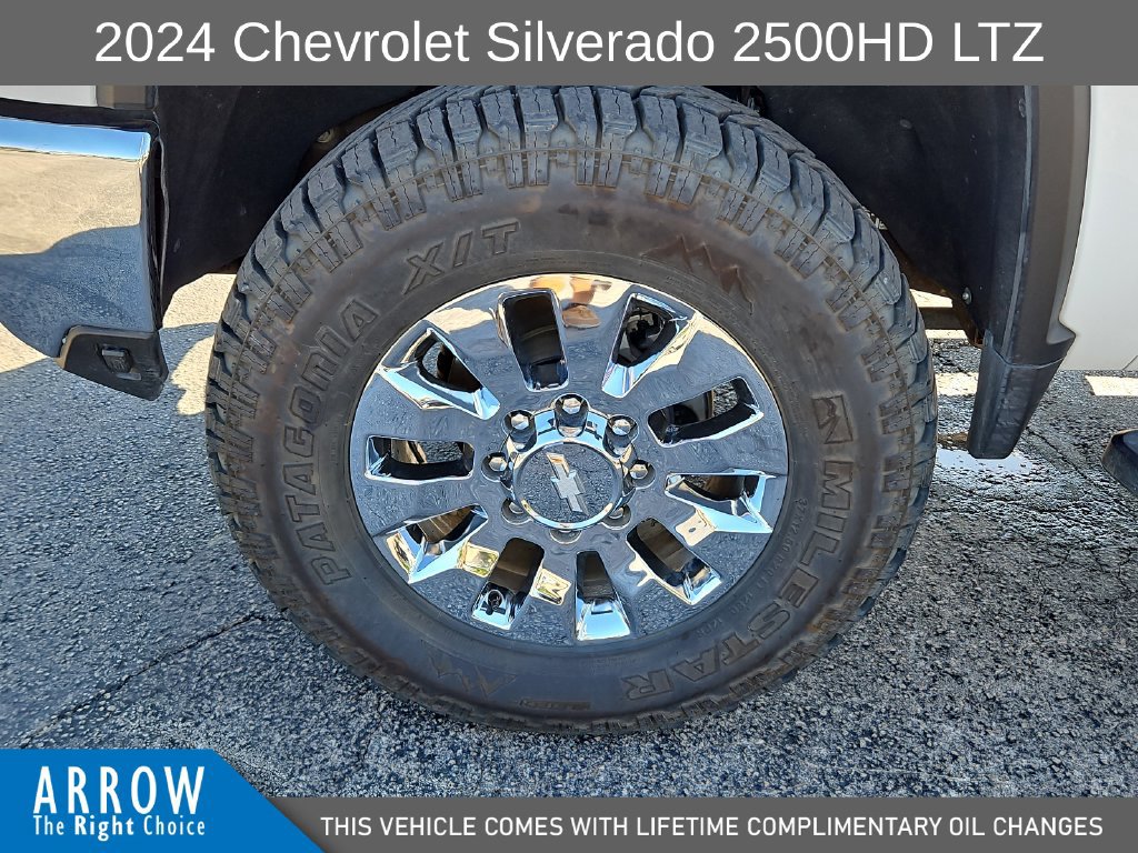 Used 2024 Chevrolet Silverado 2500 LTZ w/ LTZ Convenience Package AWD/4WD image 17