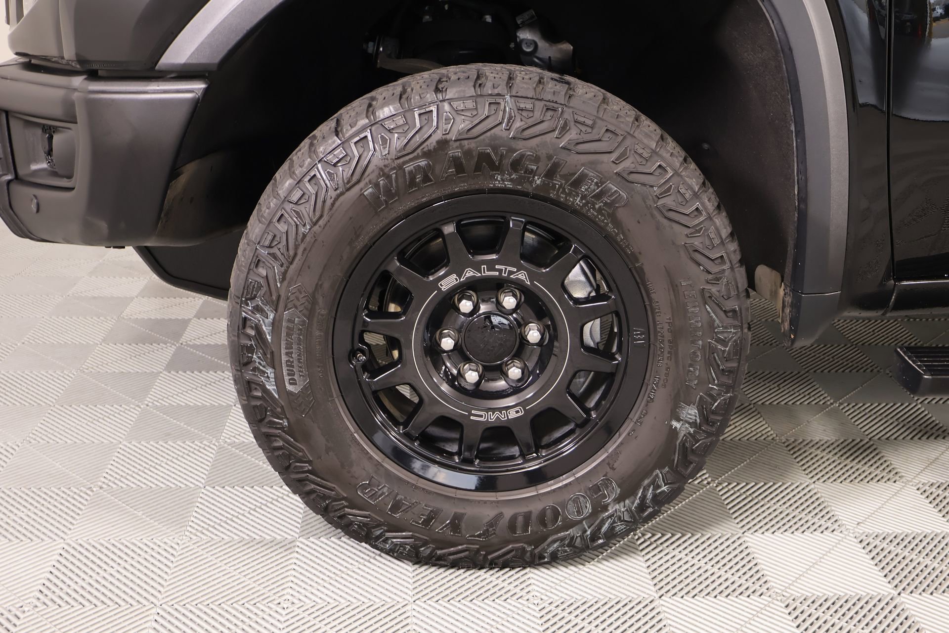 Used 2024 GMC Sierra 1500 AT4X w/ AT4X AEV Edition image 19