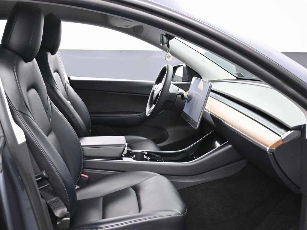 Used 2021 Tesla Model Y Long Range image 39