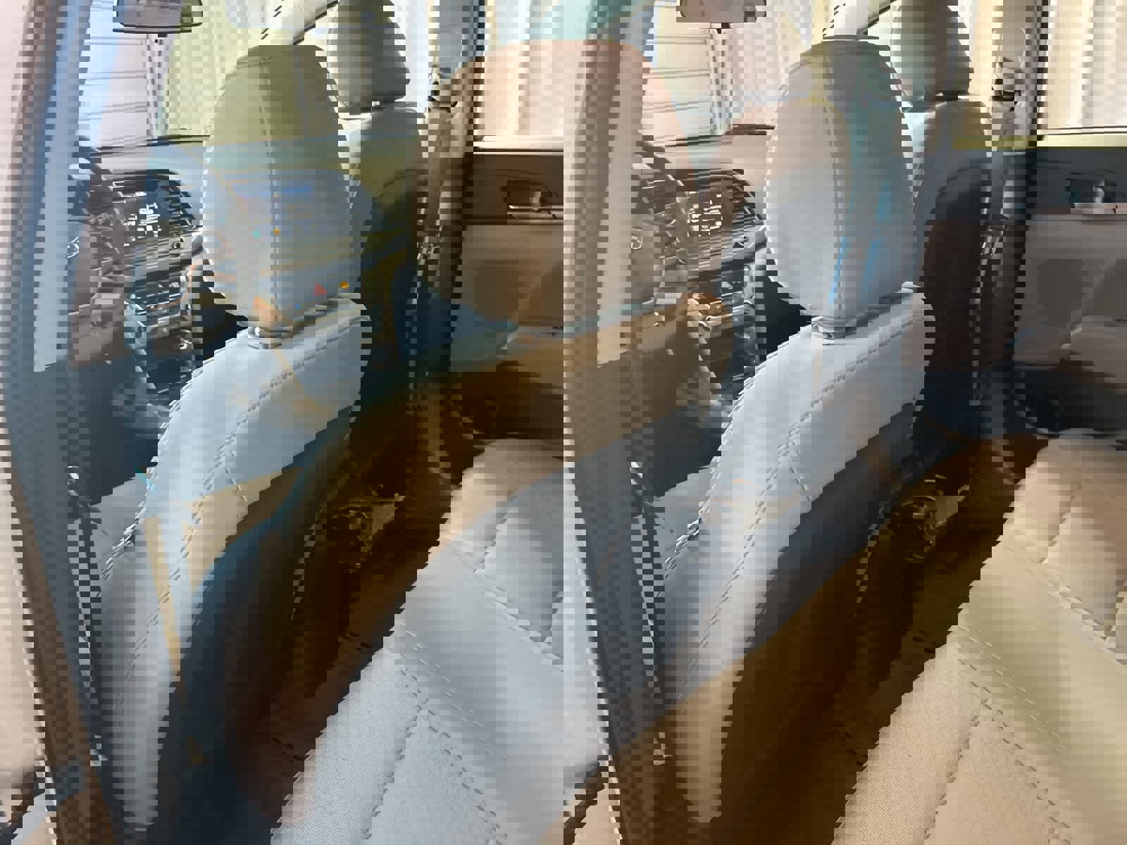 Used 2017 Hyundai Elantra SE image 18