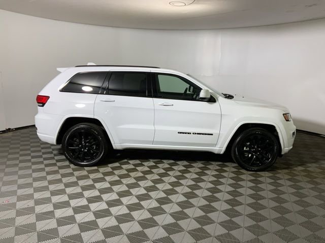 Used 2021 Jeep Grand Cherokee Laredo X AWD/4WD image 7