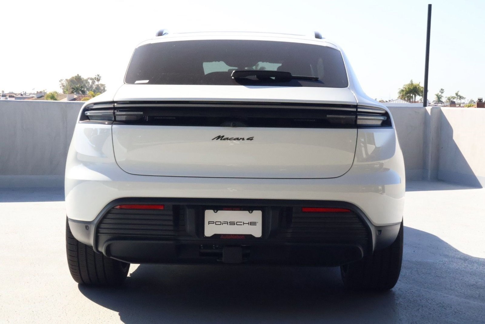 Certified 2024 Porsche Macan 4 Electric image 10
