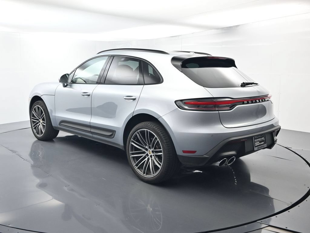 Certified 2026 Porsche Macan AWD/4WD image 3