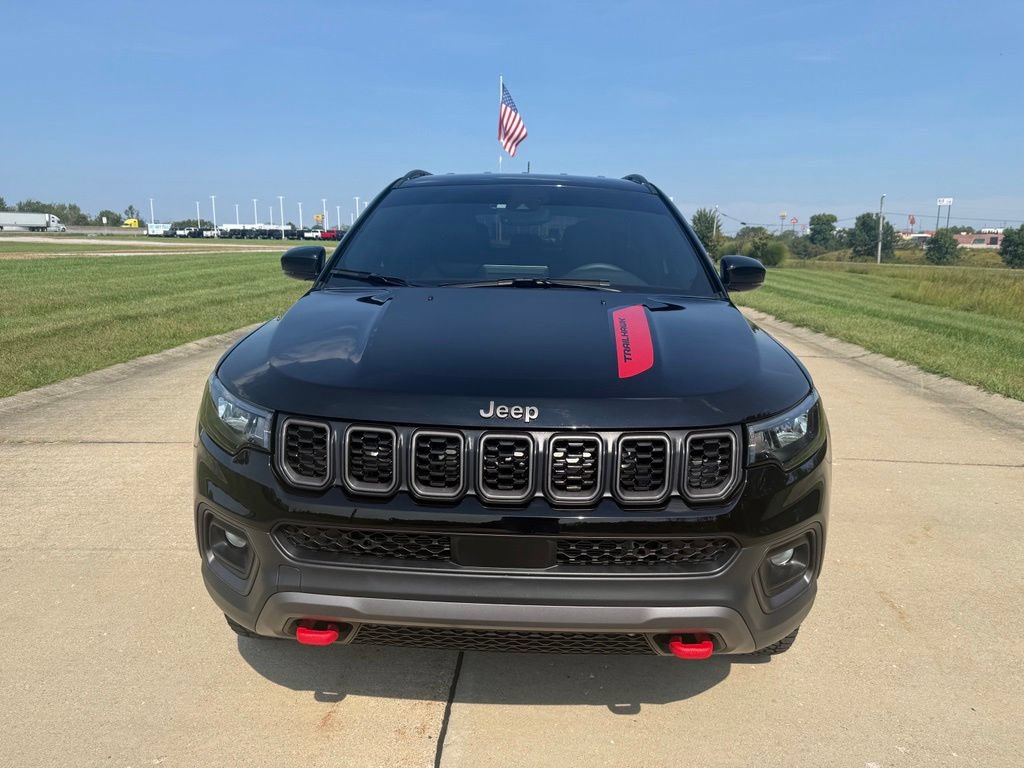 Used 2026 Jeep Compass Trailhawk AWD/4WD image 12