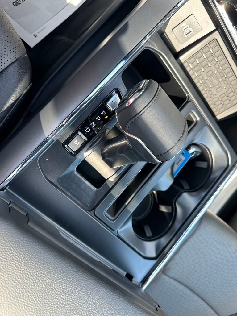 New 2025 Ford F150 Lariat w/ Equipment Group 502A High image 18