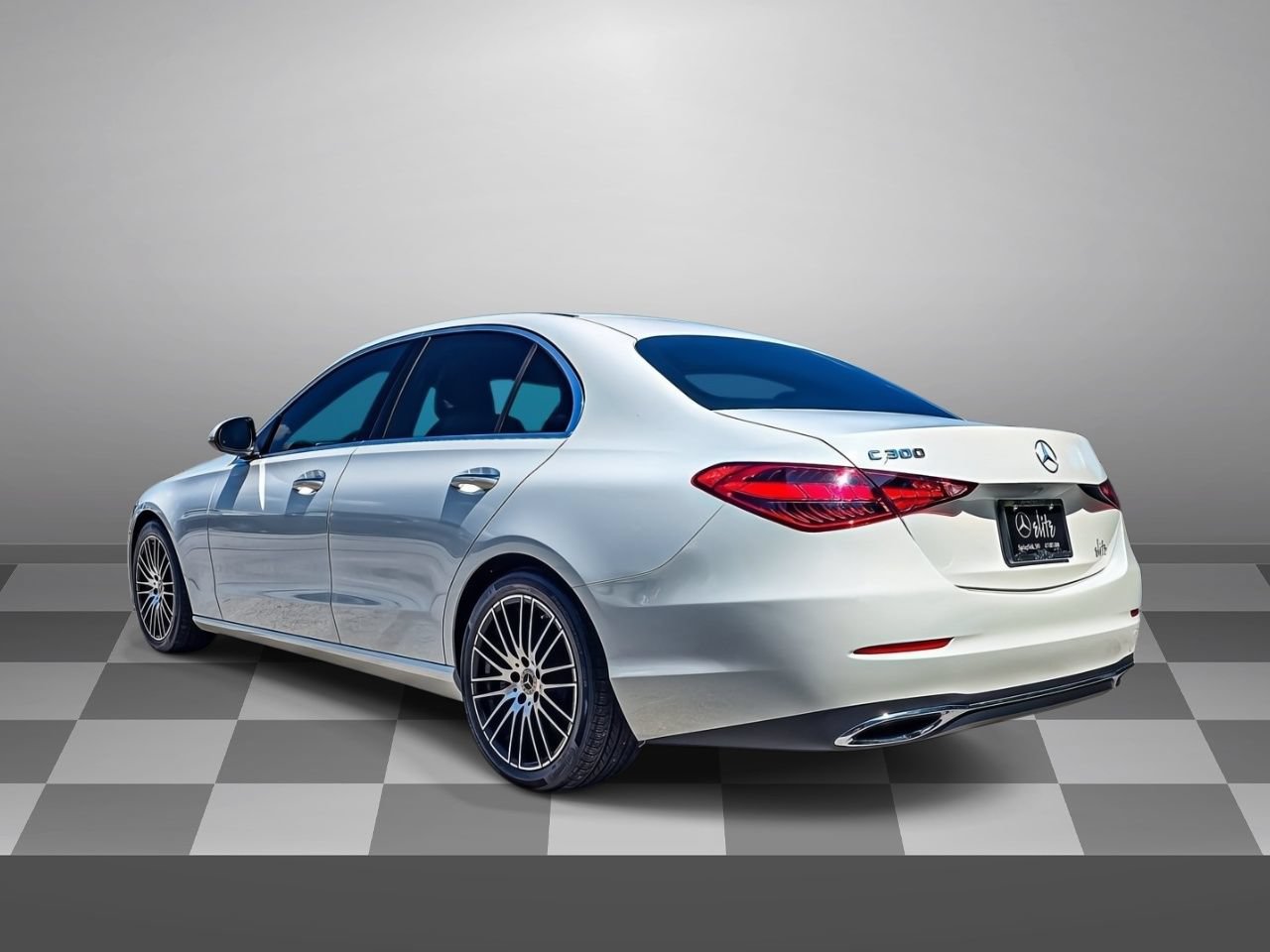 Used 2023 Mercedes-Benz C 300 4MATIC Sedan image 4