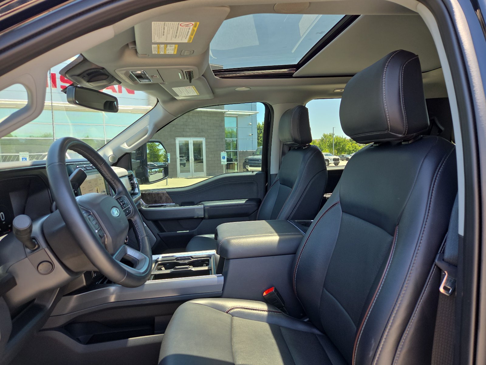 Used 2024 Ford F250 Lariat w/ Lariat Ultimate Package AWD/4WD image 13