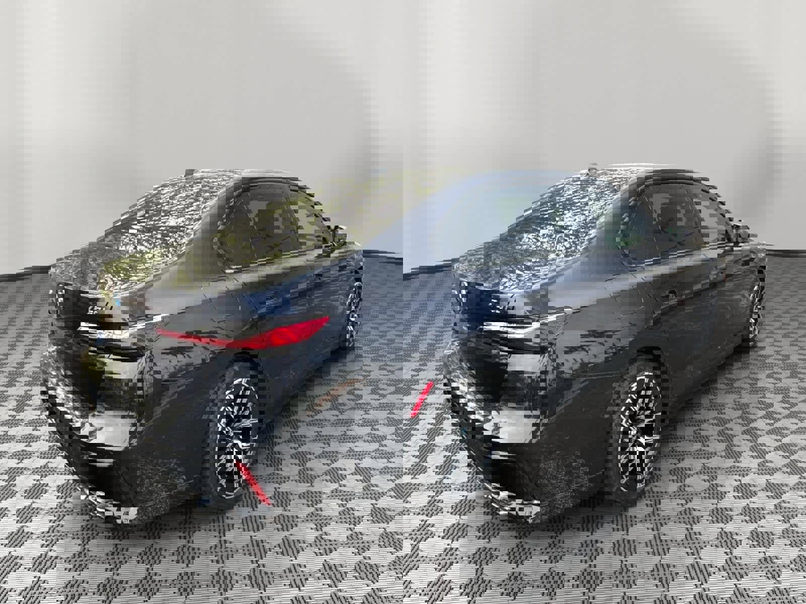 Certified 2023 BMW 760i xDrive AWD/4WD image 3