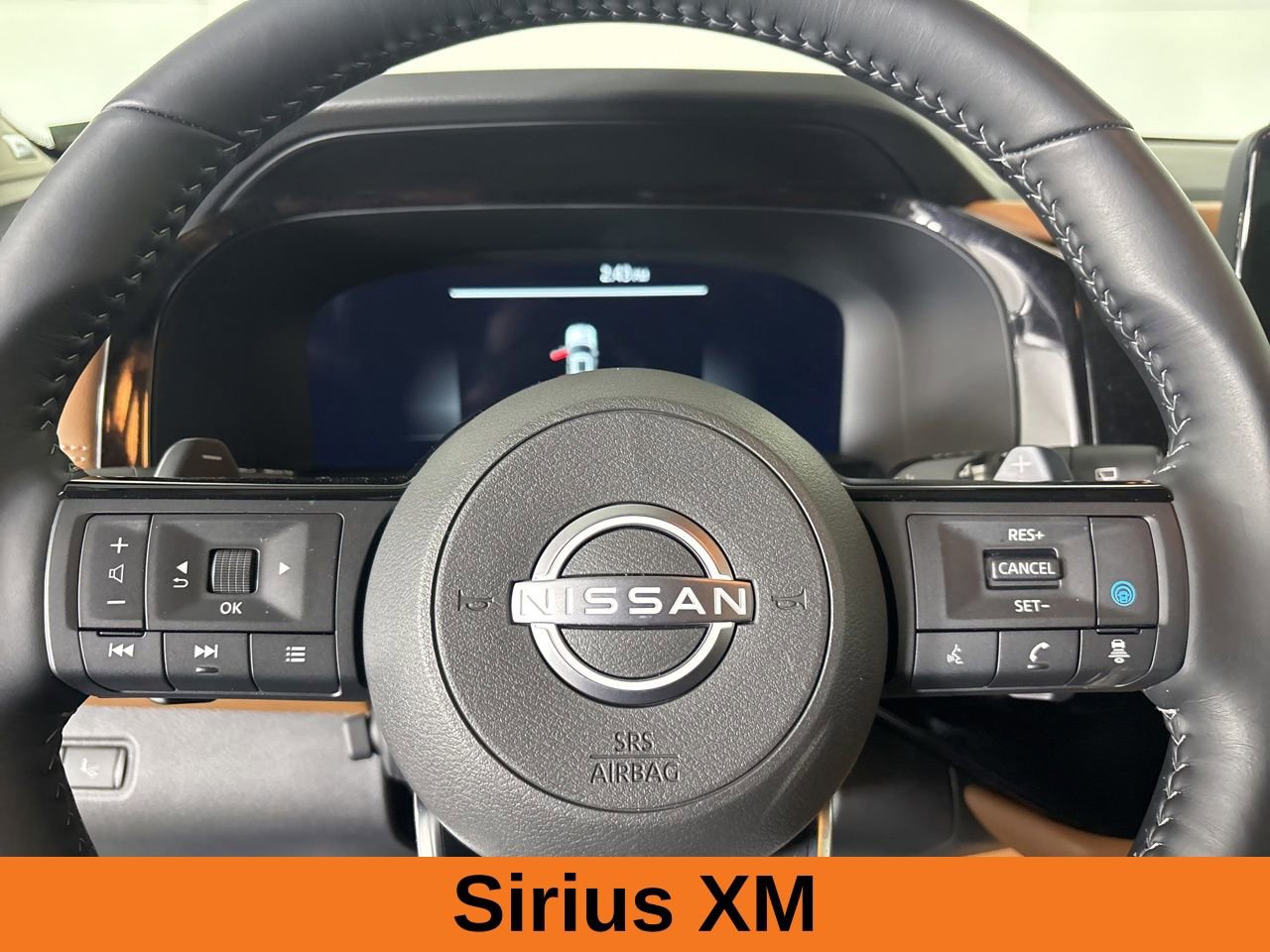 Used 2025 Nissan Pathfinder Platinum image 14