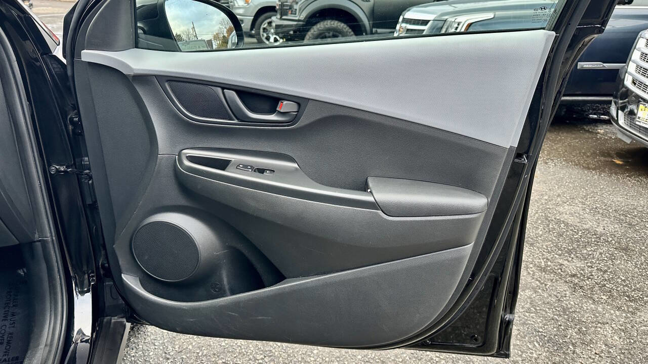 Used 2021 Hyundai Kona SE FWD image 17