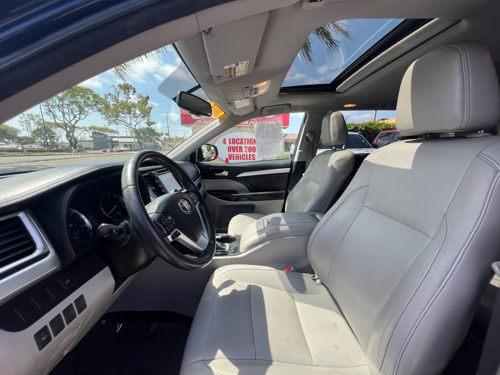 Used 2015 Toyota Highlander XLE FWD image 13