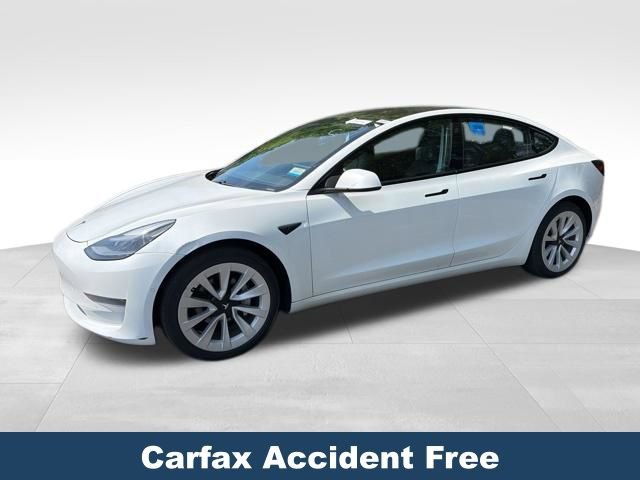 Used 2021 Tesla Model 3 Standard Range Plus RWD image 2