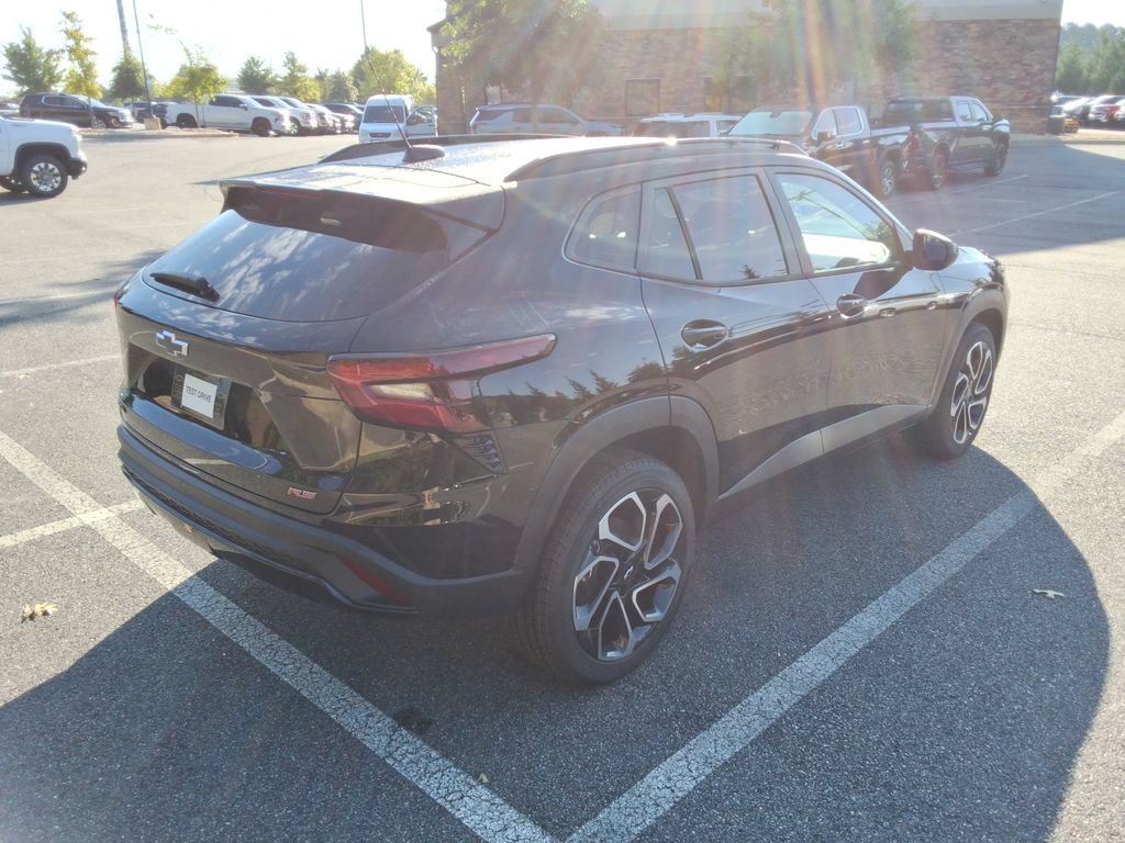 New 2026 Chevrolet Trax RS w/ Sunroof Package FWD image 5