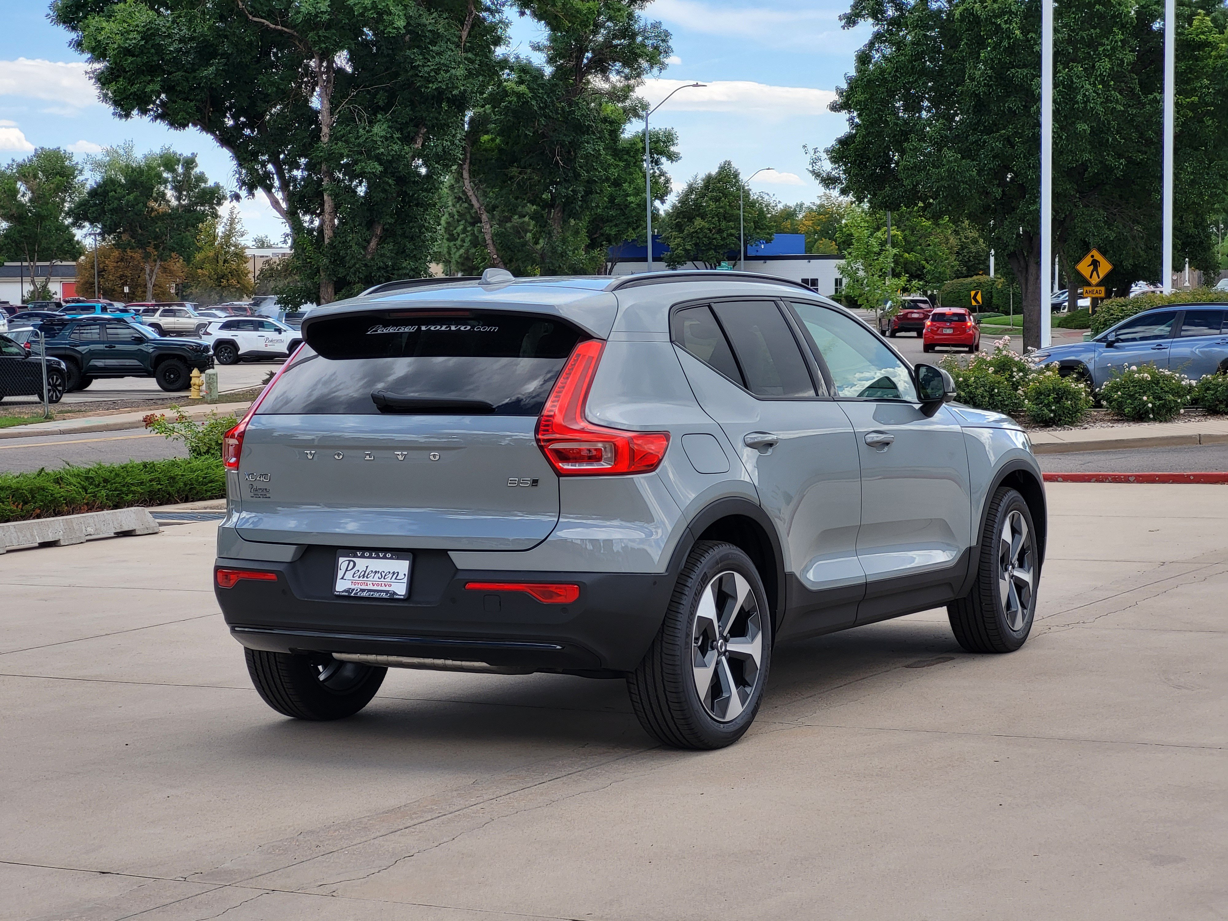 New 2026 Volvo XC40 B5 Plus w/ Protection Package Premier AWD/4WD image 3