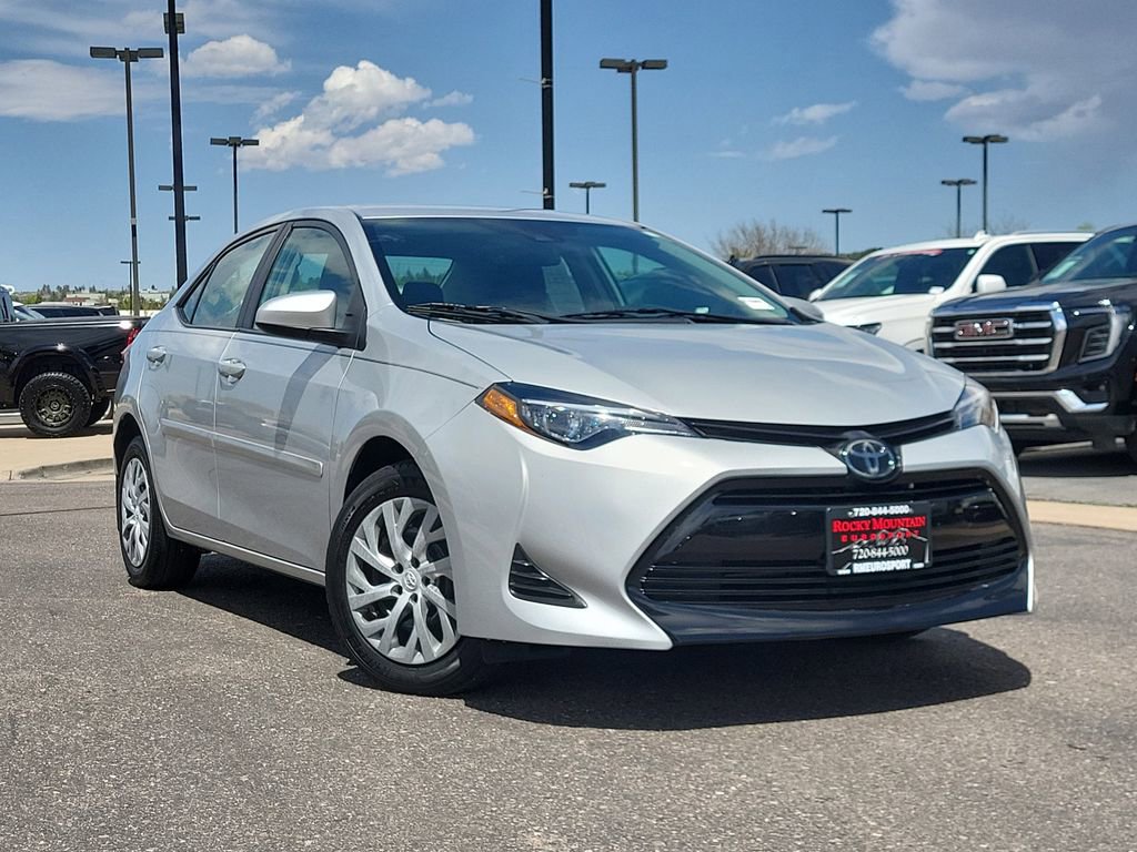 Used 2019 Toyota Corolla LE FWD image 2