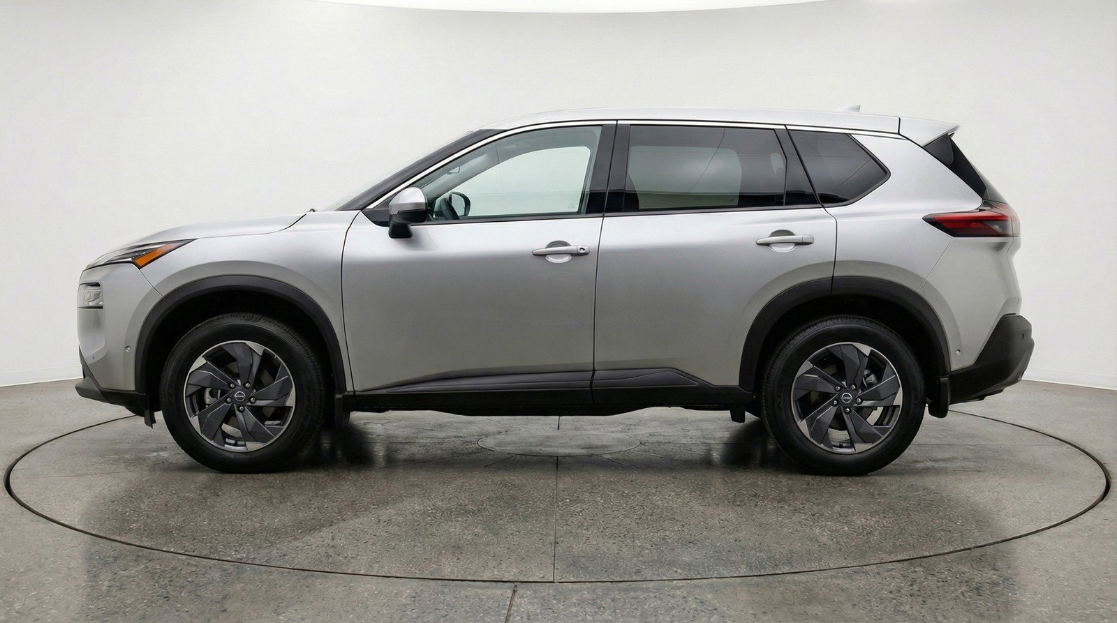 Used 2025 Nissan Rogue SV image 5