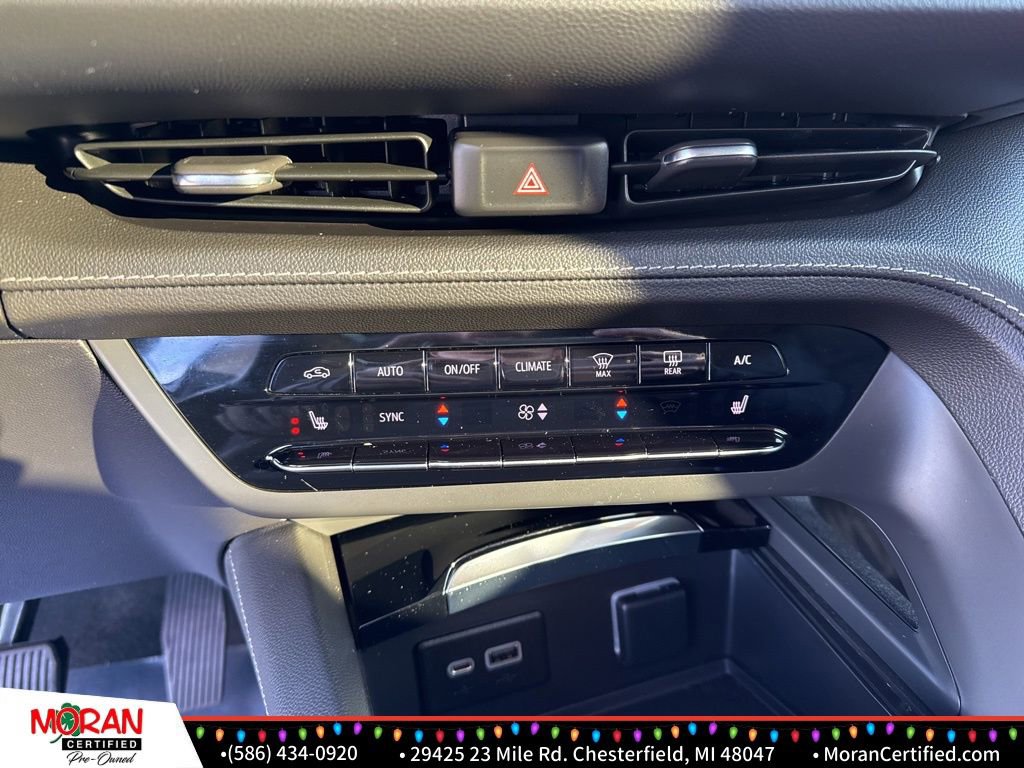 Used 2022 Buick Envision Essence w/ Safety Package image 19