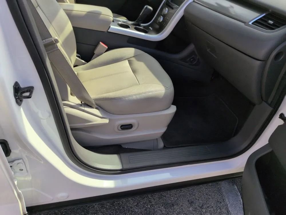 Used 2014 Ford Edge SEL w/ Equipment Group 205A image 17