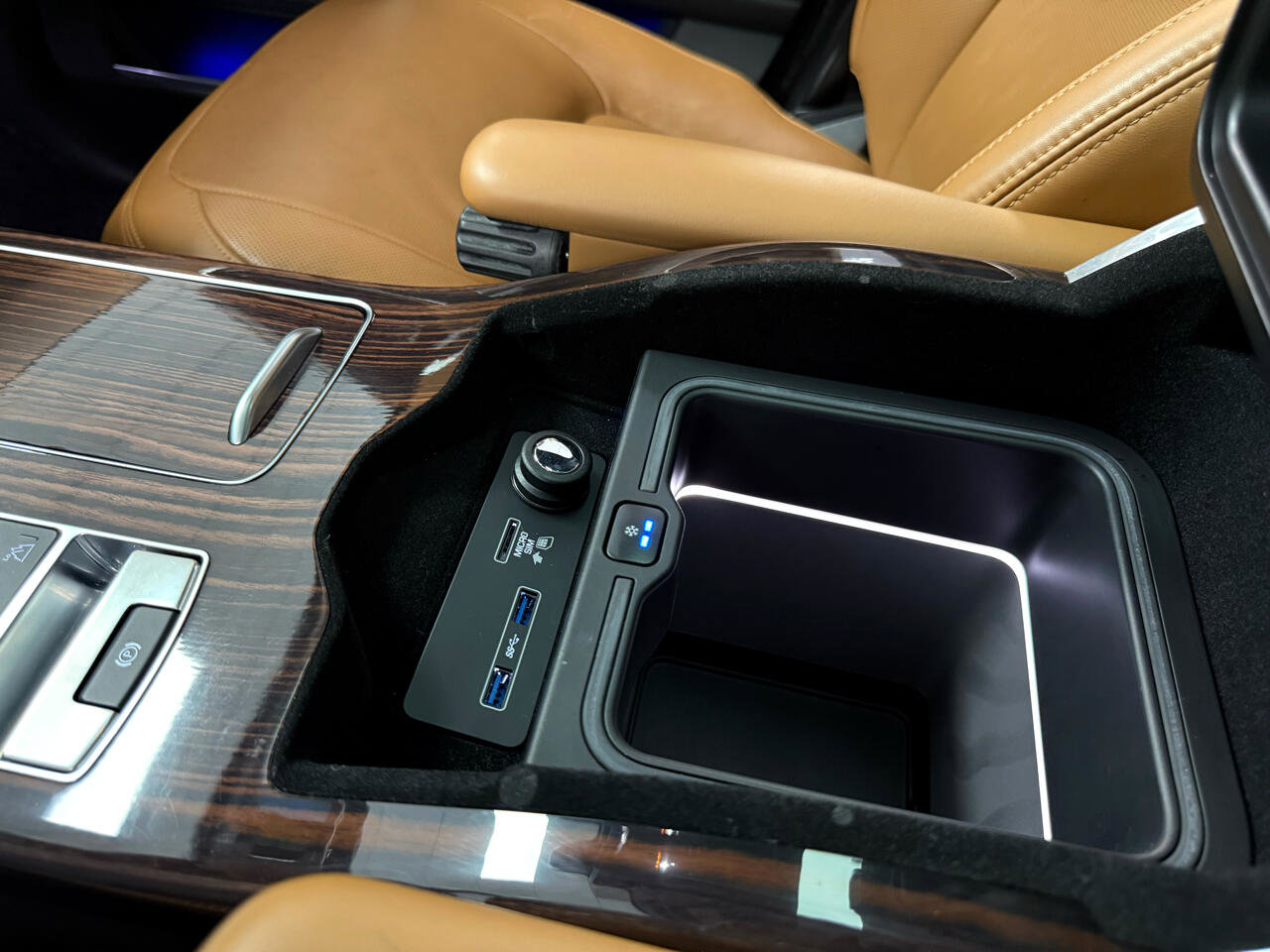 Used 2019 Land Rover Range Rover Long Wheelbase Autobiography image 28