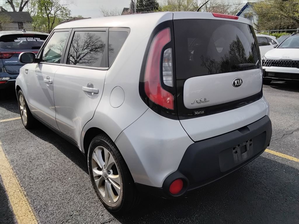 Used 2015 Kia Soul + image 6