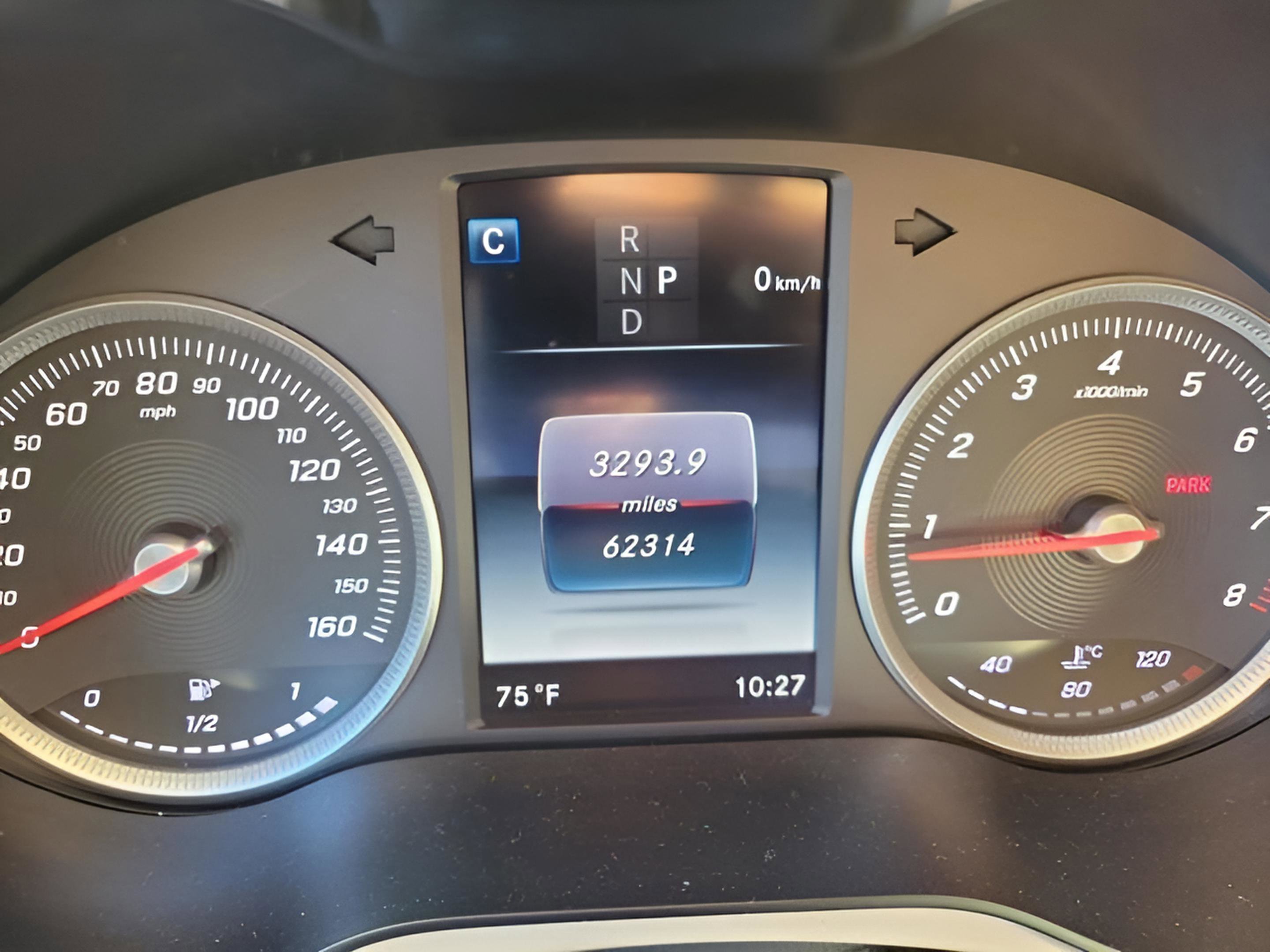 Used 2017 Mercedes-Benz GLC 300 4MATIC Coupe image 27