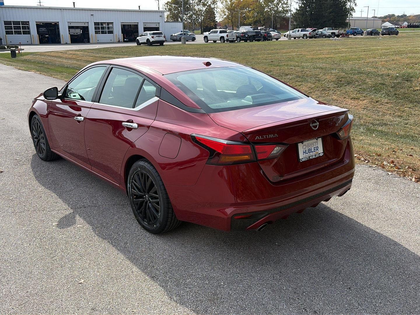 Used 2025 Nissan Altima 2.5 SV w/ SV Special Edition Package FWD image 3
