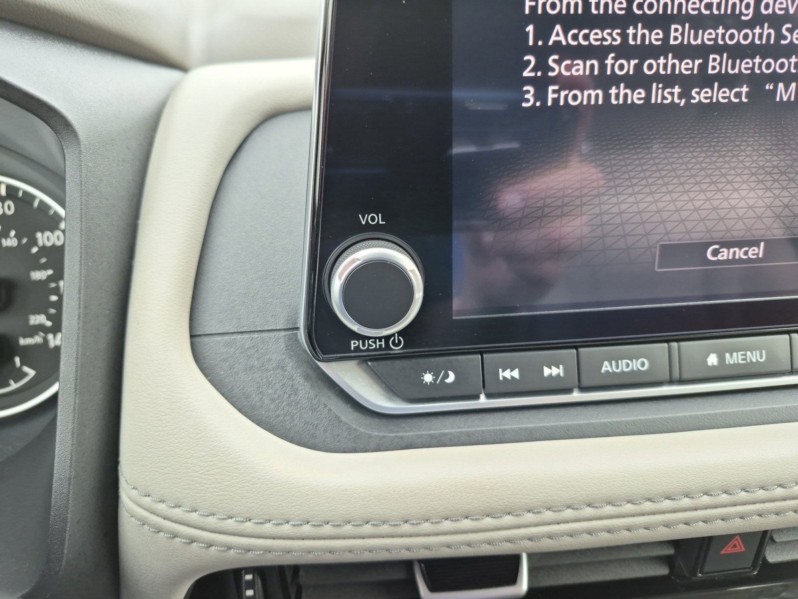 Used 2023 Nissan Rogue SV image 16