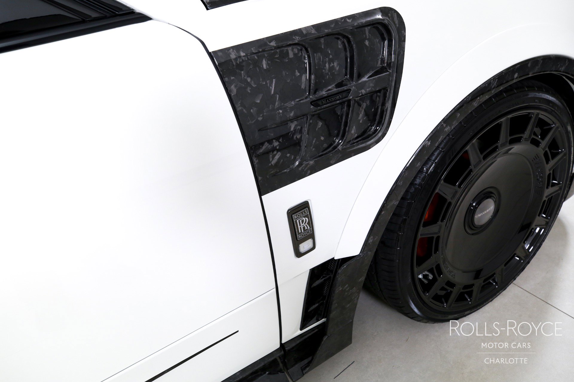 Used 2025 Rolls-Royce Cullinan Black Badge image 46