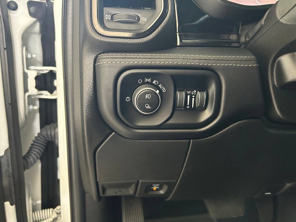 Used 2025 RAM 2500 Limited AWD/4WD image 49